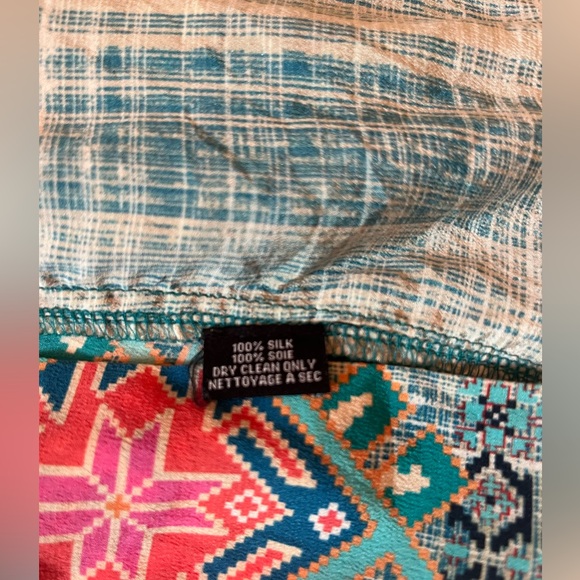 Tolani Silk Blouse - Picture 9 of 9